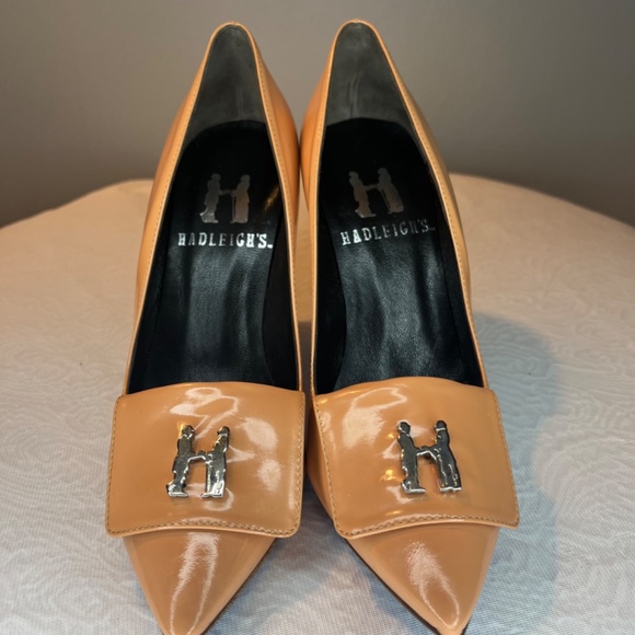 Hadleigh’s Glossy Tan Pump Heels - Picture 2 of 6